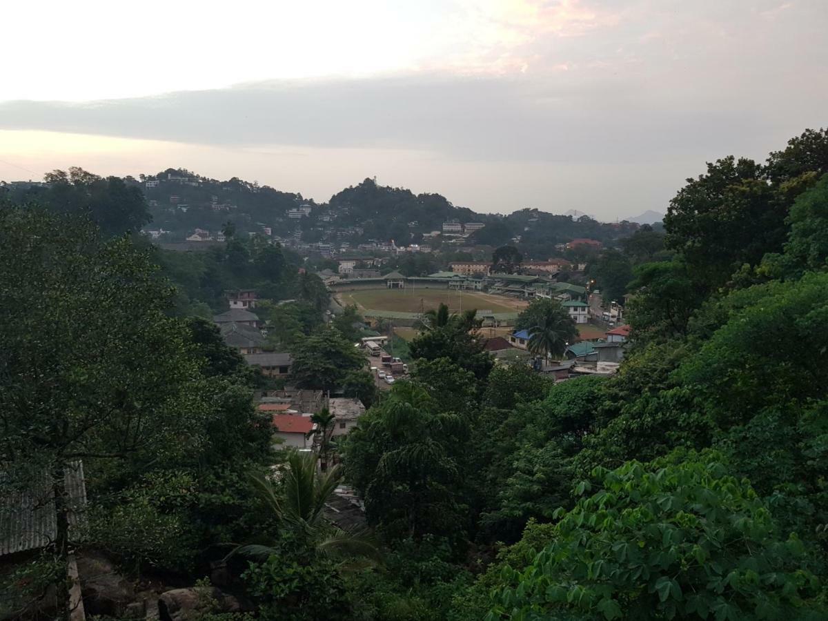 Kelum Homestay Kandy Ngoại thất bức ảnh